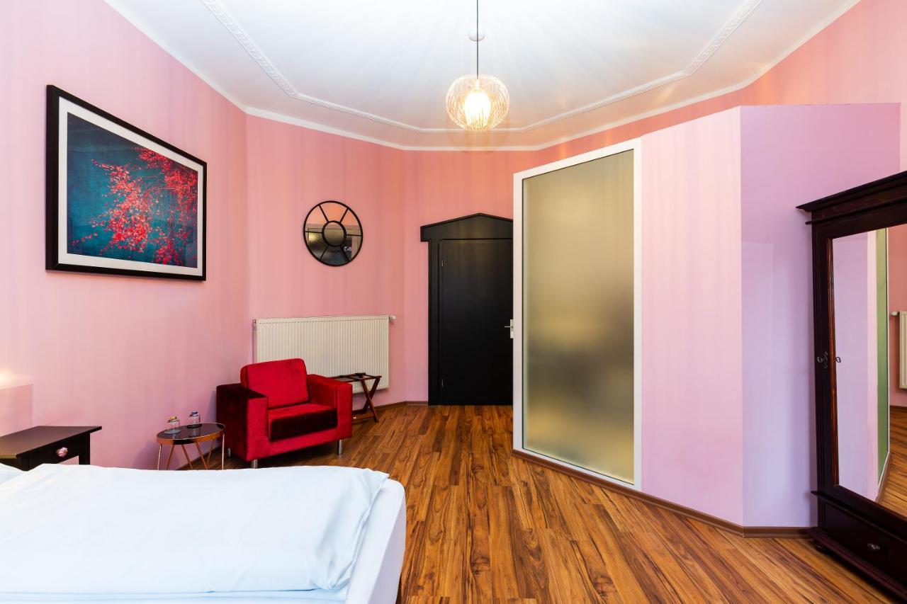 Smarthotel Mystique Self Check-In Бад-Гомбург-фор-дер-Гее Екстер'єр фото