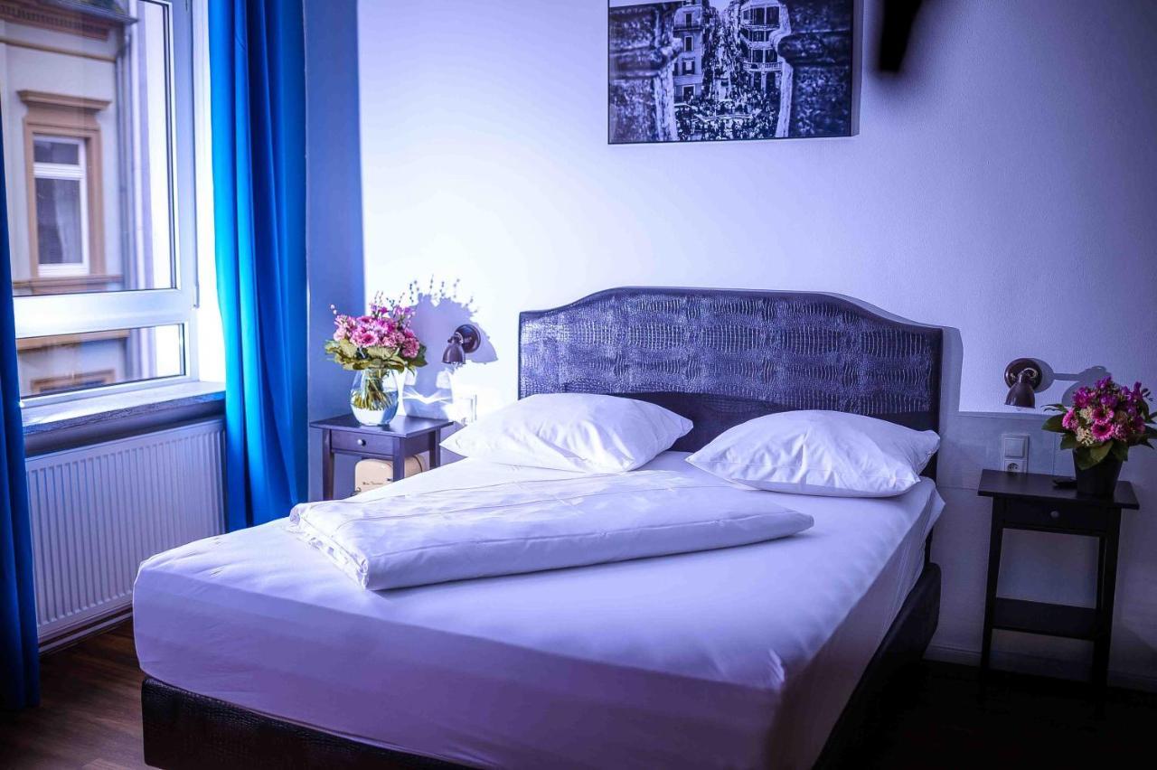 Smarthotel Mystique Self Check-In Бад-Гомбург-фор-дер-Гее Екстер'єр фото