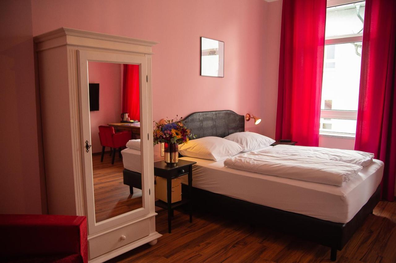 Smarthotel Mystique Self Check-In Бад-Гомбург-фор-дер-Гее Екстер'єр фото