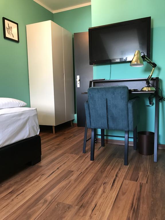 Smarthotel Mystique Self Check-In Бад-Гомбург-фор-дер-Гее Екстер'єр фото