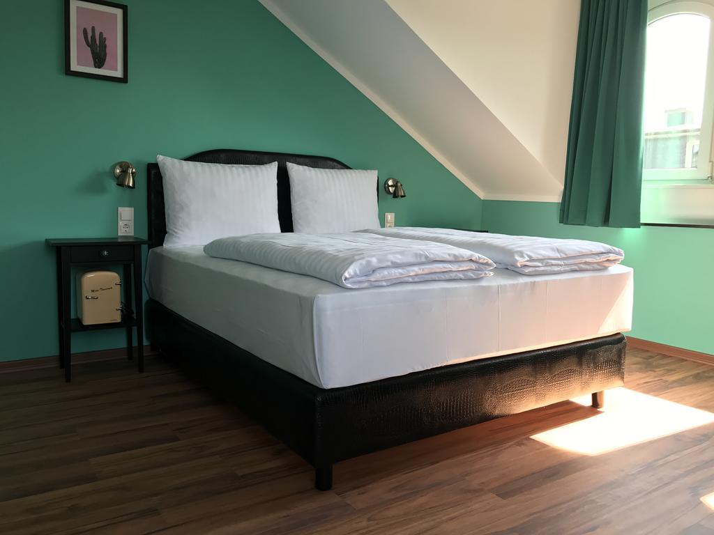 Smarthotel Mystique Self Check-In Бад-Гомбург-фор-дер-Гее Екстер'єр фото