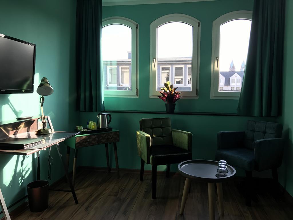 Smarthotel Mystique Self Check-In Бад-Гомбург-фор-дер-Гее Екстер'єр фото
