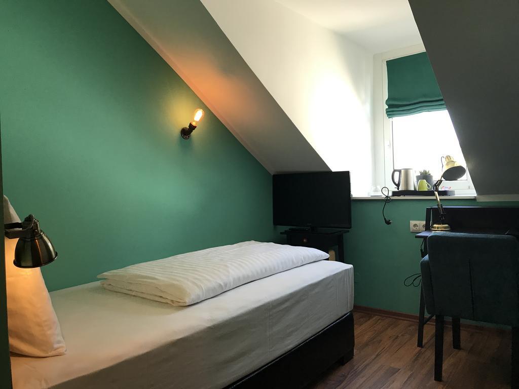 Smarthotel Mystique Self Check-In Бад-Гомбург-фор-дер-Гее Екстер'єр фото