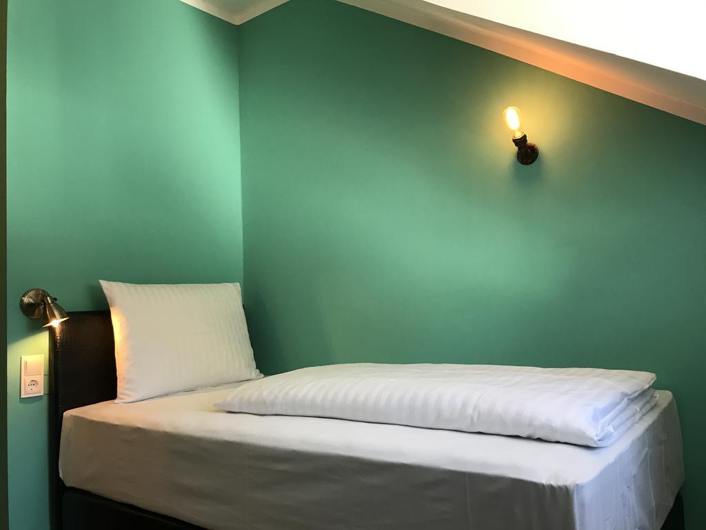 Smarthotel Mystique Self Check-In Бад-Гомбург-фор-дер-Гее Екстер'єр фото