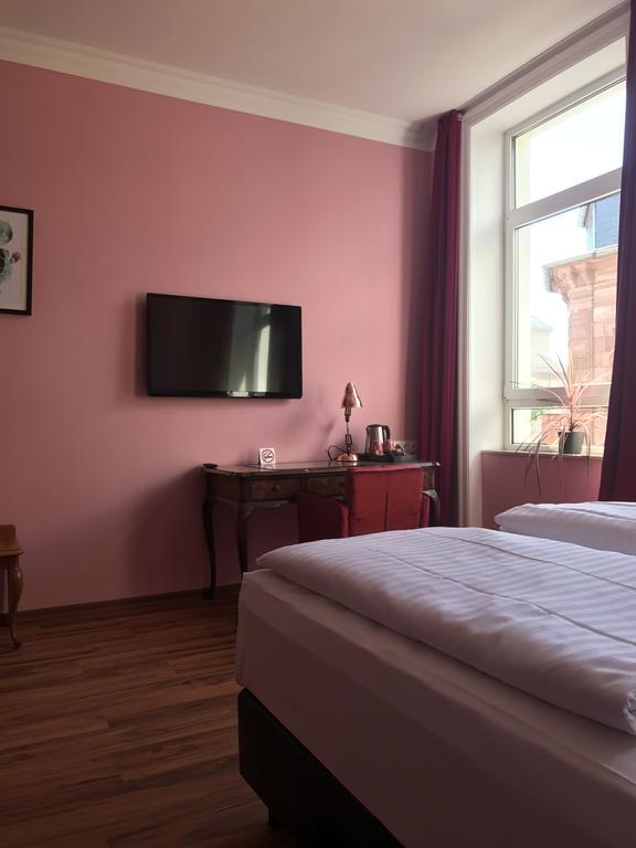 Smarthotel Mystique Self Check-In Бад-Гомбург-фор-дер-Гее Екстер'єр фото